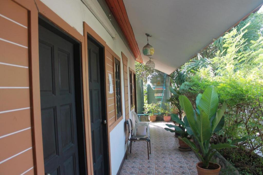 Kacha Resort Bangkok Bagian luar foto