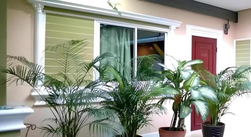 Kacha Resort Bangkok Bagian luar foto
