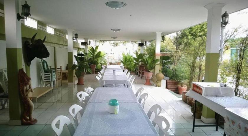 Kacha Resort Bangkok Bagian luar foto
